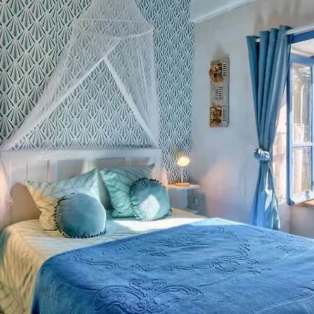 Prázdninový dům 5 Bedroom Awesome In Villedieu-les-poeles