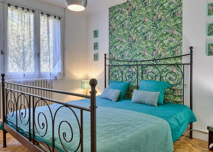 5 Bedroom Awesome In Villedieu-les-poeles Ferienhaus Villedieu-les-Poëles